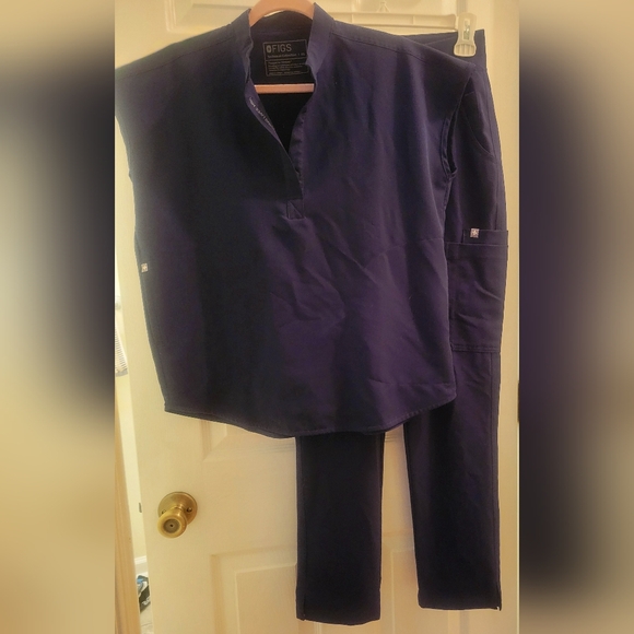 FIGS Scrub Set Navy XS NWOT - Picture 4 of 10